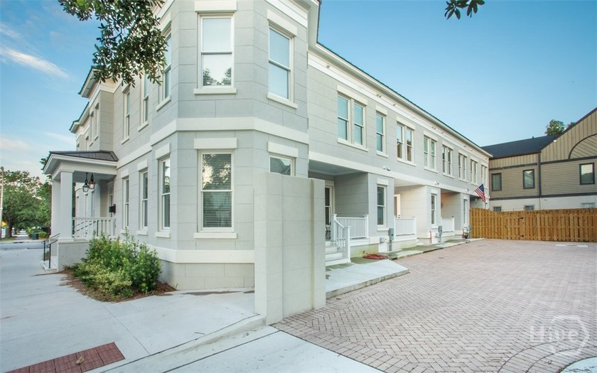 Enjoy the best of modern construction and Historic District - photo 45