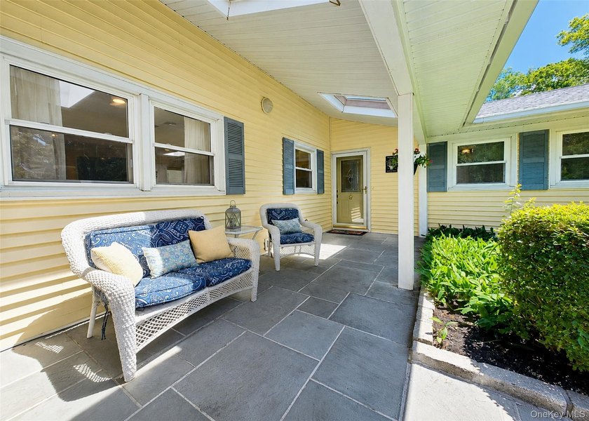 Welcome to 15 Seabrook Lane, Stony Brook A Masterfully Expanded - photo 2