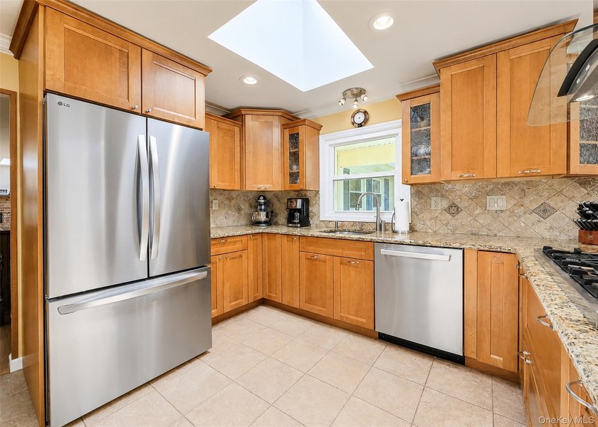 Welcome to 15 Seabrook Lane, Stony Brook A Masterfully Expanded - photo 10