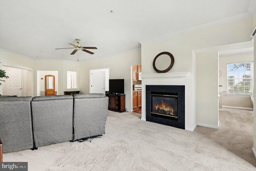 BACK ON THE MARKET AND BETTER THAN BEFORE - NEW CARPET - photo 6