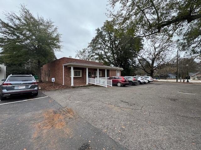 Located at 160 Waterloo Street SW in Aiken, this well-positioned - photo 2