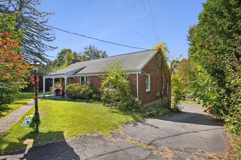 Nestled in one of West Hartford's most desirable neighborhoods - photo 2