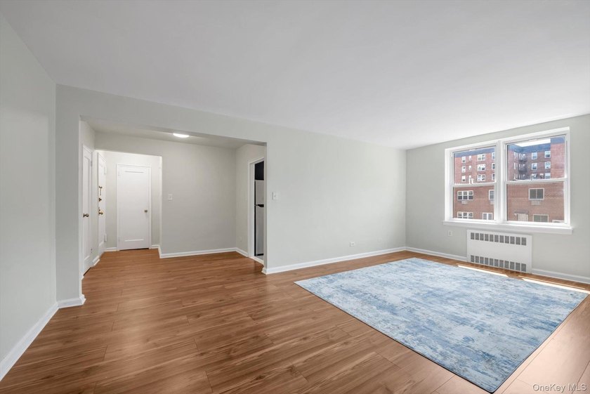 This beautifully updated 1 bedroom co-op offers the perfect - photo 10