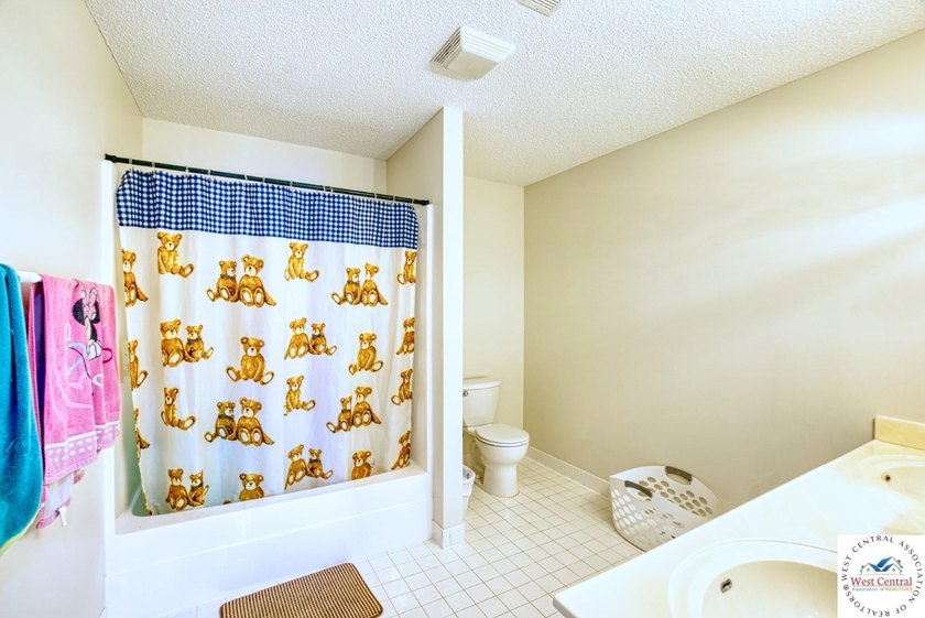 Discover luxury living with this stunning custom-built 5-bedroom - photo 25