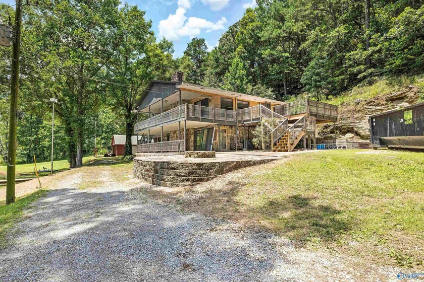 Escape to your own private retreat on Sugarland Lake, with - photo 2