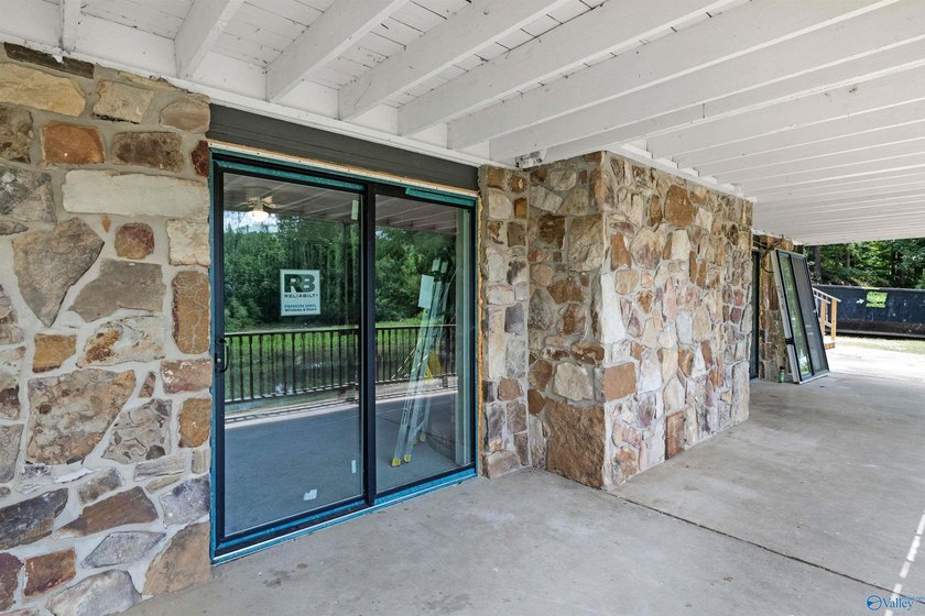 Escape to your own private retreat on Sugarland Lake, with - photo 10