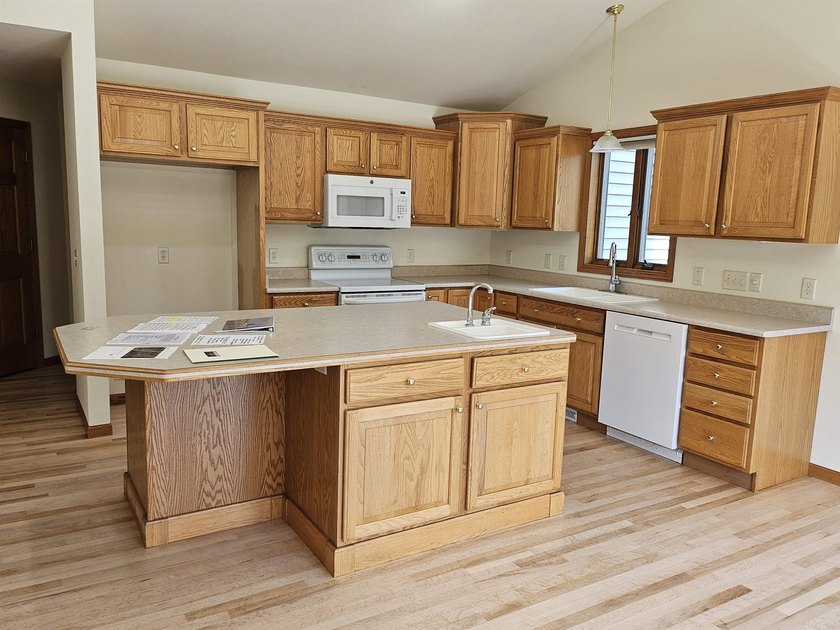 Remarkable Custom Built home available in Grand Videre Estates - photo 5