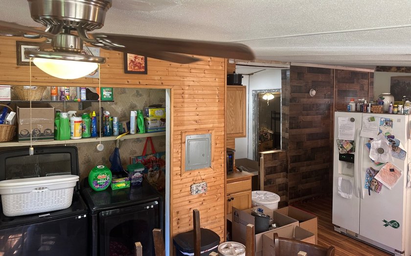 Basically BOGO! Two large manufactured homes on almost 2 acres - photo 20