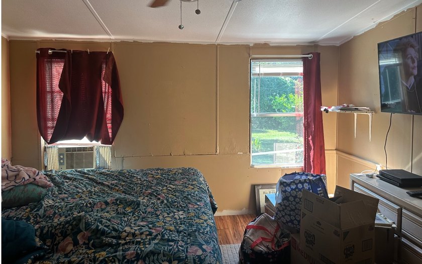 Basically BOGO! Two large manufactured homes on almost 2 acres - photo 22