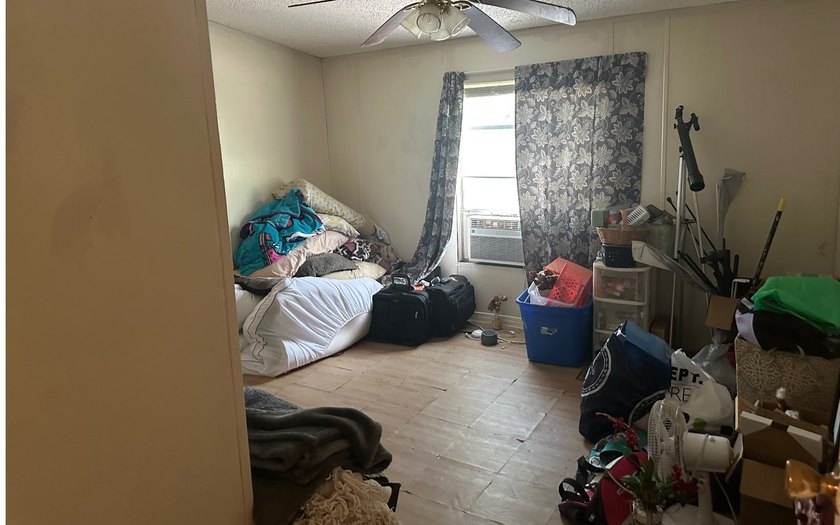 Basically BOGO! Two large manufactured homes on almost 2 acres - photo 34