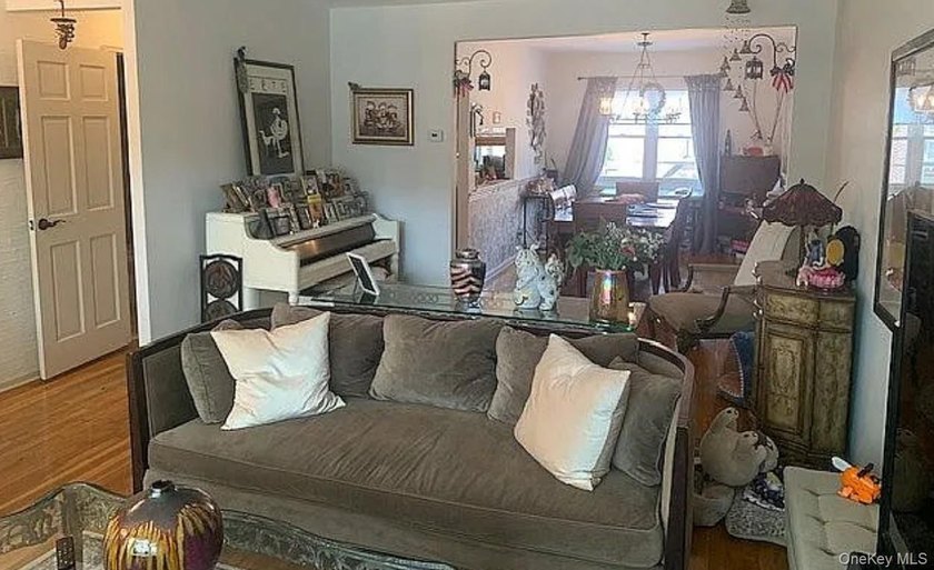 UPDATED 2,992 SQ. FT. TWO-FAMILY WITH 6 BEDROOMS | 4 BATHROOMS - photo 8