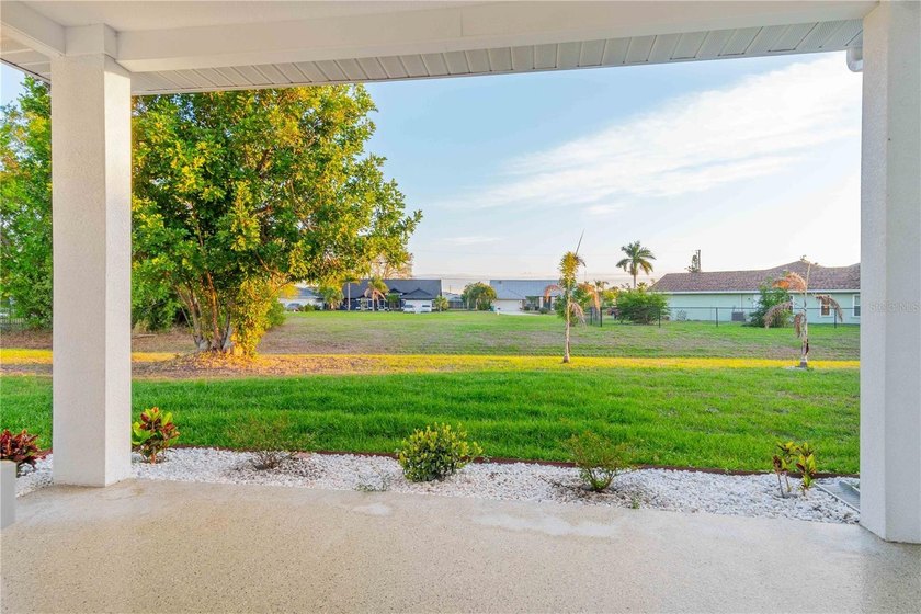 Welcome to your piece of paradise in the highly sought after - photo 7