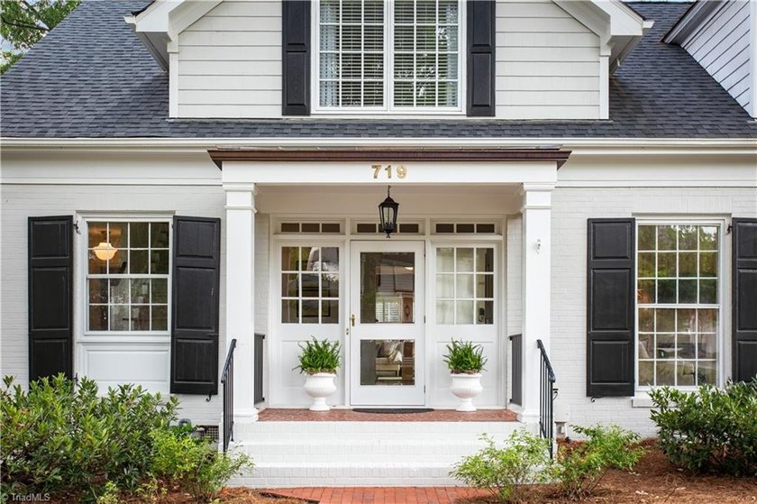 This beautiful brick residence on charming Dover Road in Old - photo 3