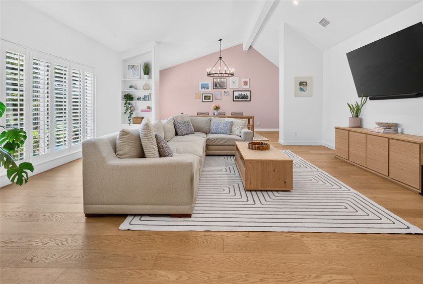 Welcome to this gorgeous, updated home right down the street - photo 8