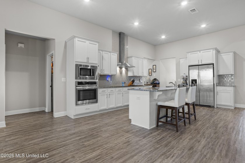 Beautiful 5-year-old Kingston floor plan by D.R. Horton - photo 11