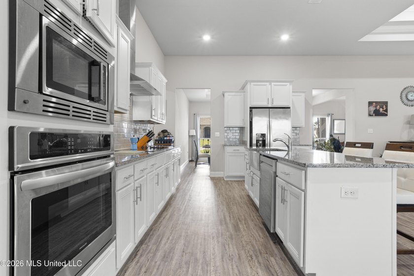 Beautiful 5-year-old Kingston floor plan by D.R. Horton - photo 12
