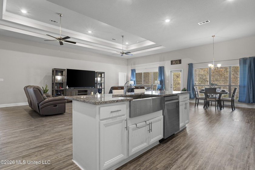 Beautiful 5-year-old Kingston floor plan by D.R. Horton - photo 14