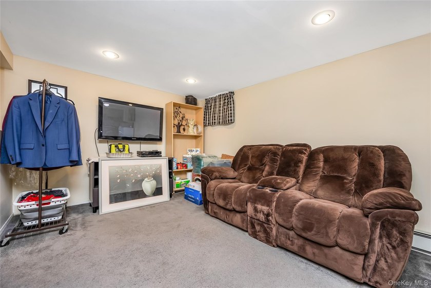 Move In Ready Home In The Desirable Oceanside School District! - photo 16