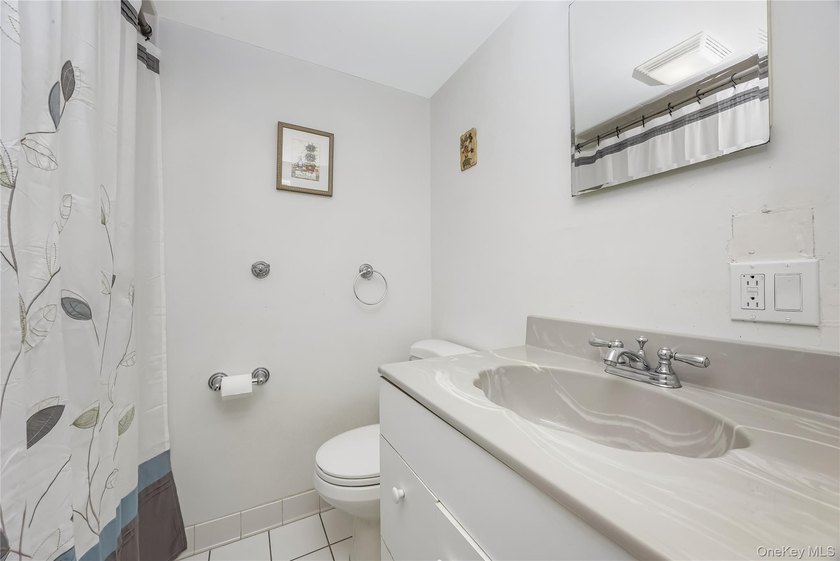 Move In Ready Home In The Desirable Oceanside School District! - photo 17