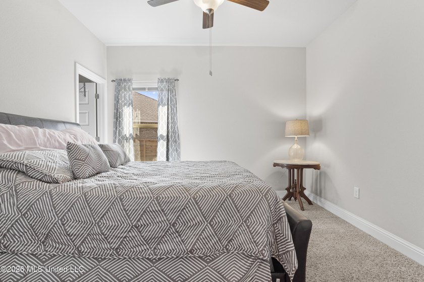 Beautiful 5-year-old Kingston floor plan by D.R. Horton - photo 26