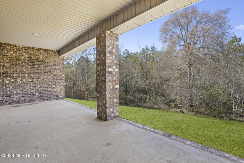 Beautiful 5-year-old Kingston floor plan by D.R. Horton - photo 29