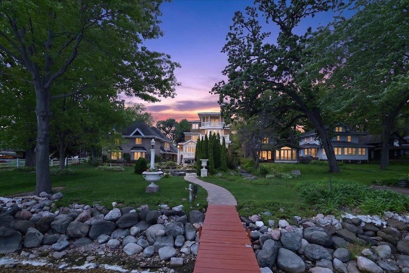 Fresh Opportunity...NEW MARKET ADJUSTMENT OFFERS EXCEPTIONAL - photo 2