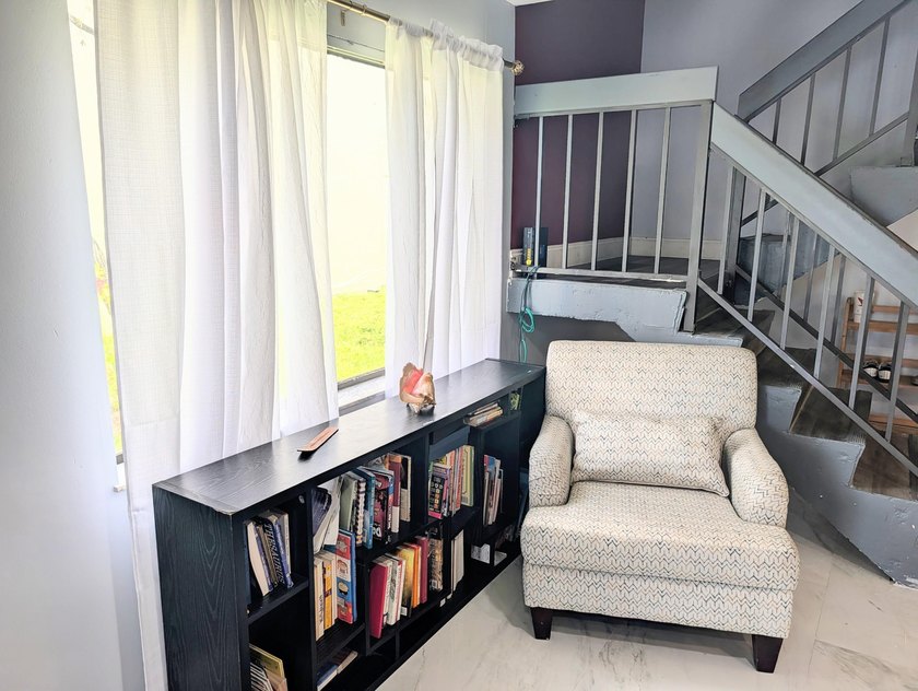 BACK ON THE MARKET! Spacious centrally located townhome in the - photo 8