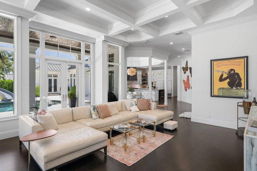 Situated on an expansive oversized lot, this exceptional 6 BD, 7 - photo 18