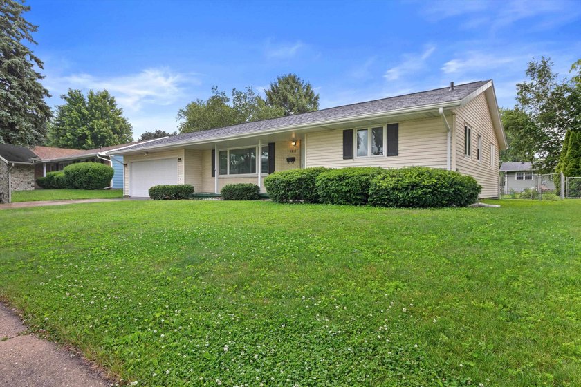 Tucked into an established northside neighborhood, this charming - photo 2