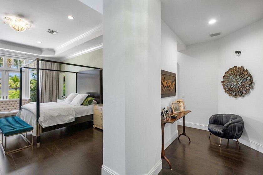 Situated on an expansive oversized lot, this exceptional 6 BD, 7 - photo 26