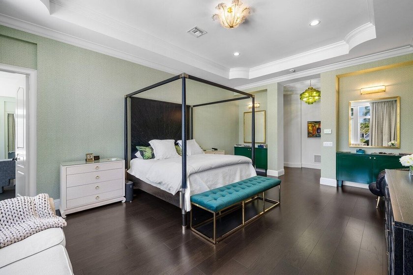 Situated on an expansive oversized lot, this exceptional 6 BD, 7 - photo 28