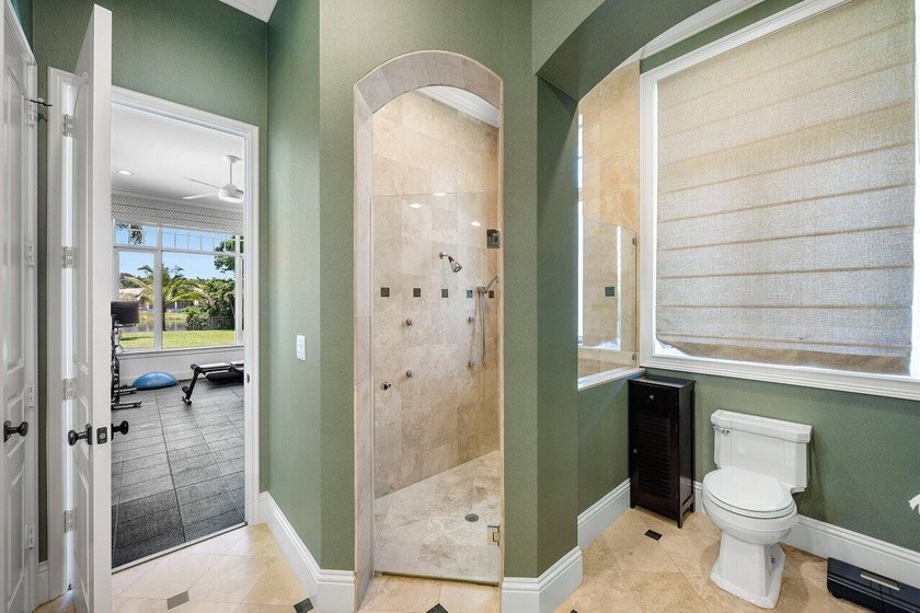 Situated on an expansive oversized lot, this exceptional 6 BD, 7 - photo 30