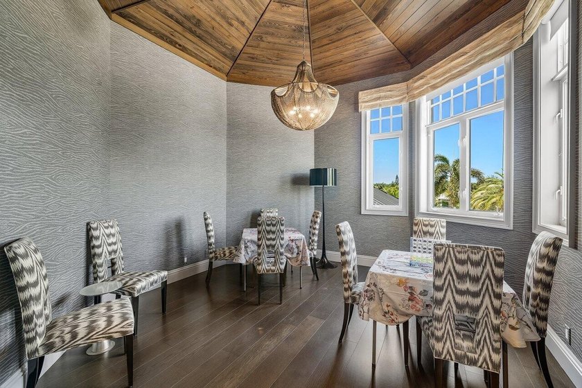 Situated on an expansive oversized lot, this exceptional 6 BD, 7 - photo 38