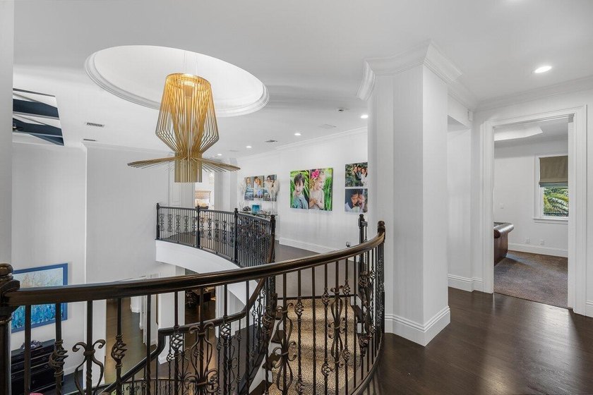 Situated on an expansive oversized lot, this exceptional 6 BD, 7 - photo 40
