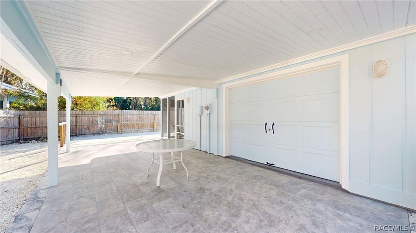 Investment perfection meets a slice of paradise! Located in the - photo 13