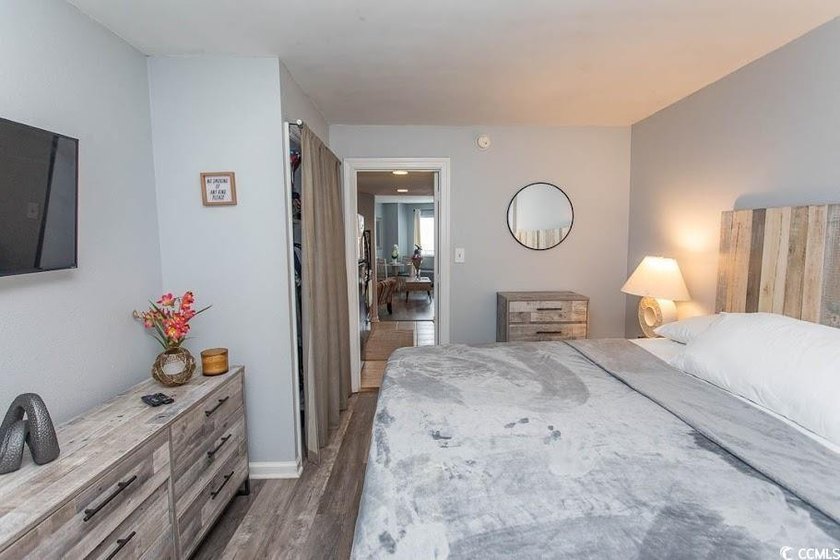 Welcome to this immaculate 1 bedroom/1 bath condo at Bluewater - photo 3