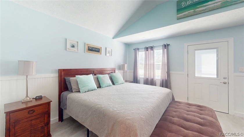 Investment perfection meets a slice of paradise! Located in the - photo 26