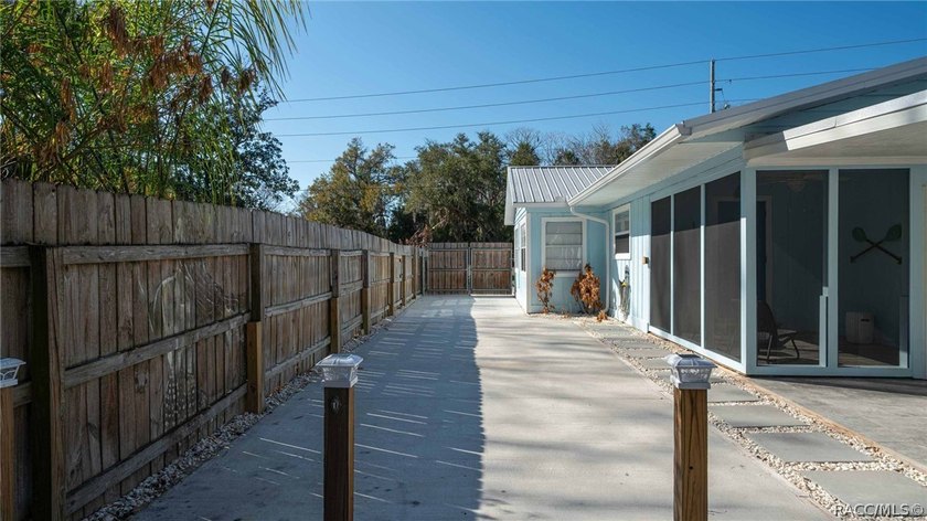 Investment perfection meets a slice of paradise! Located in the - photo 41