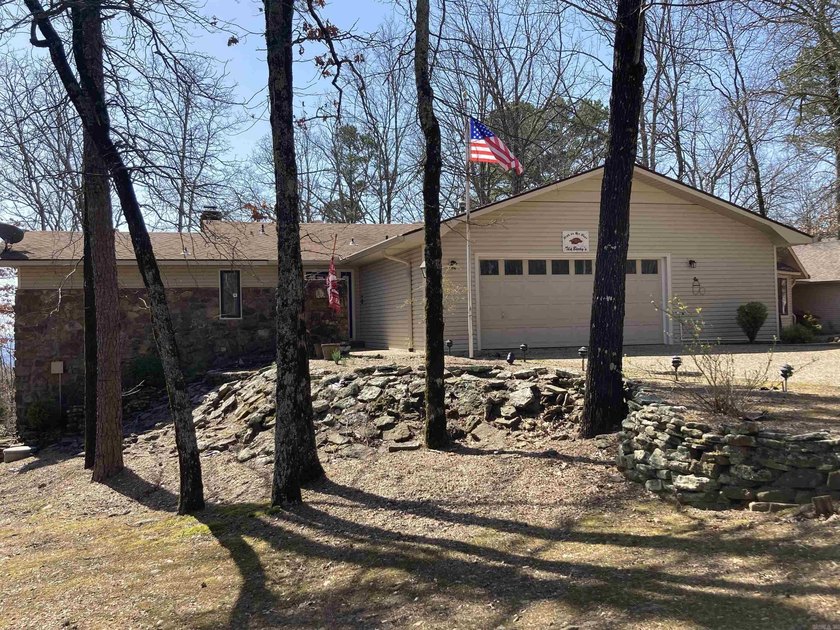Experience lake living in this Greers Ferry Lake view home in - photo 3