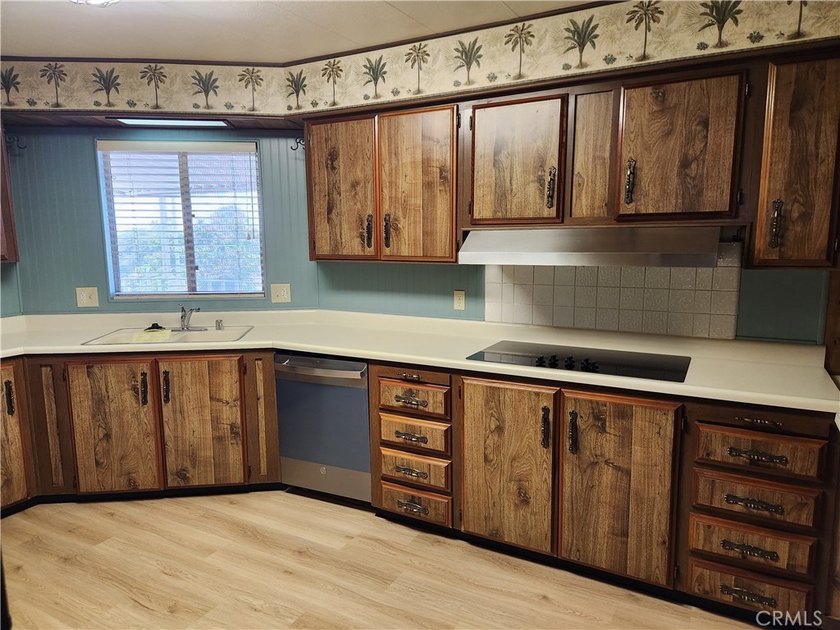 Beautiful home located in the peaceful and desirable - photo 15