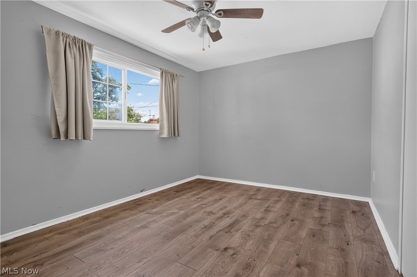 Move right into this tastefully updated and exceptionally - photo 9