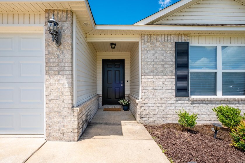 Welcome home to 1505 Yarrow Drive! From the moment you walk - photo 3