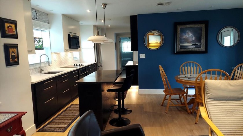Under contract-accepting backup offers. Immaculately Renovated 4 - photo 27