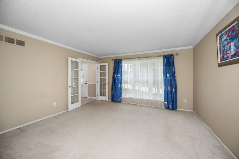 Beautifully situated on a corner lot in a desirable neighborhood - photo 9