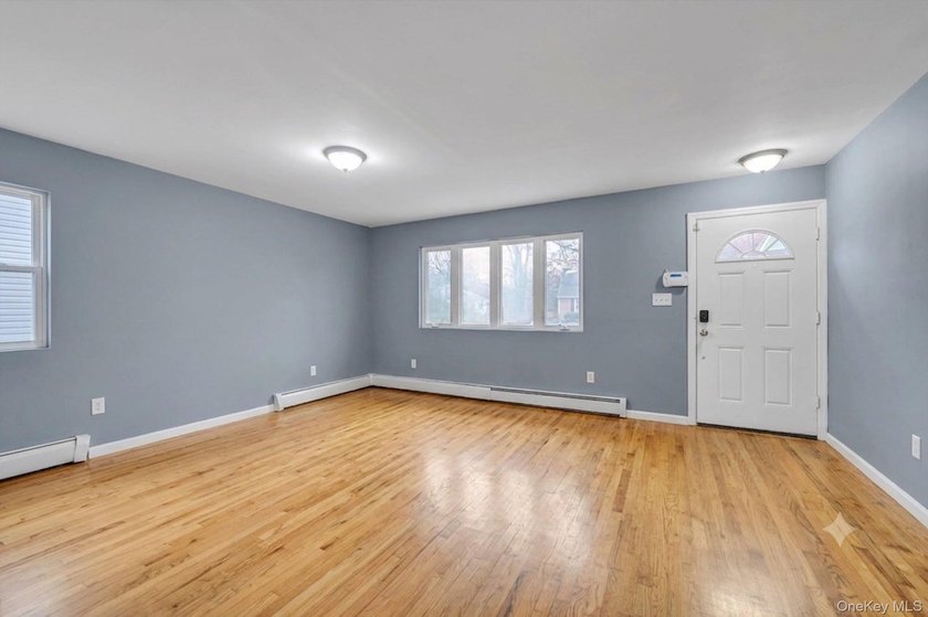 Excellent Investment Find! This Semi-Detached Brick Two Family - photo 3