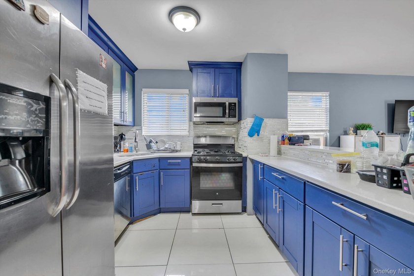 Excellent Investment Find! This Semi-Detached Brick Two Family - photo 6