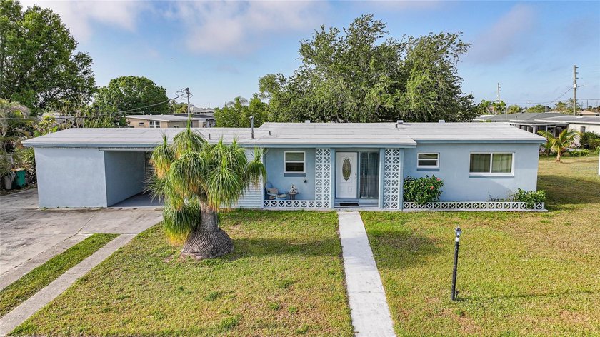 Welcome to your 3/2 waterfront oasis just MINUTES to OPEN WATER - photo 3