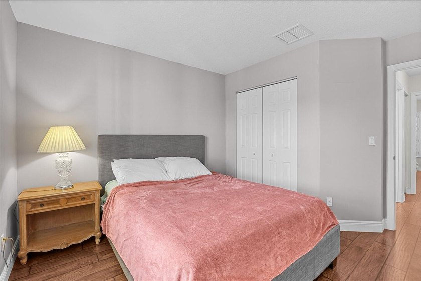 Welcome to this charming 3-bedroom, 2-bathroom home offering - photo 19