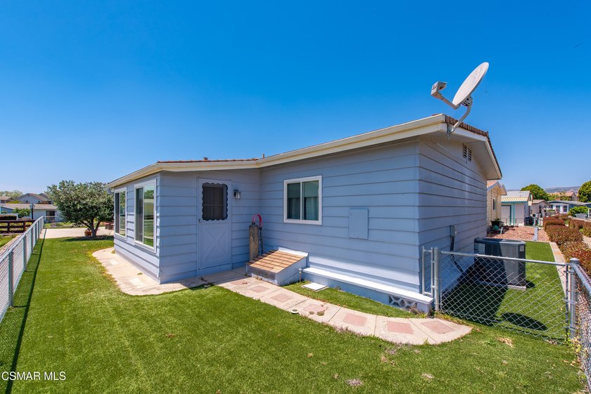 Welcome to Poinsettia Gardens, Ventura's most sought-after 55+ - photo 20