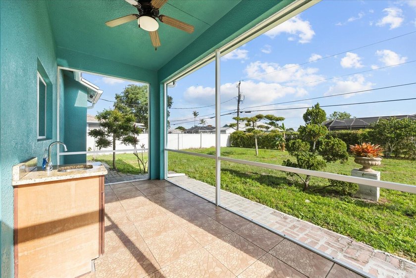 Welcome to this charming 3-bedroom, 2-bathroom home offering - photo 26
